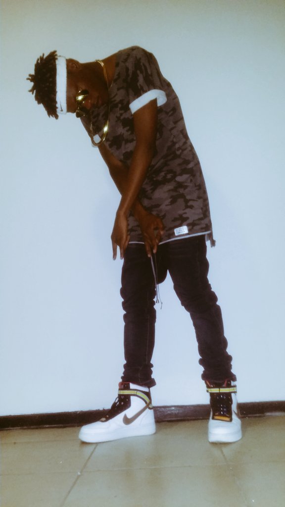 RaybanzSa's tweet photo. Gat danmit ' thanx for Gad for this life 
Still on "the edge" 
https://t.co/E9RDNYJLpf
#peace 
#king2nd 🔥🔥 https://t.co/5sI7OmrryC