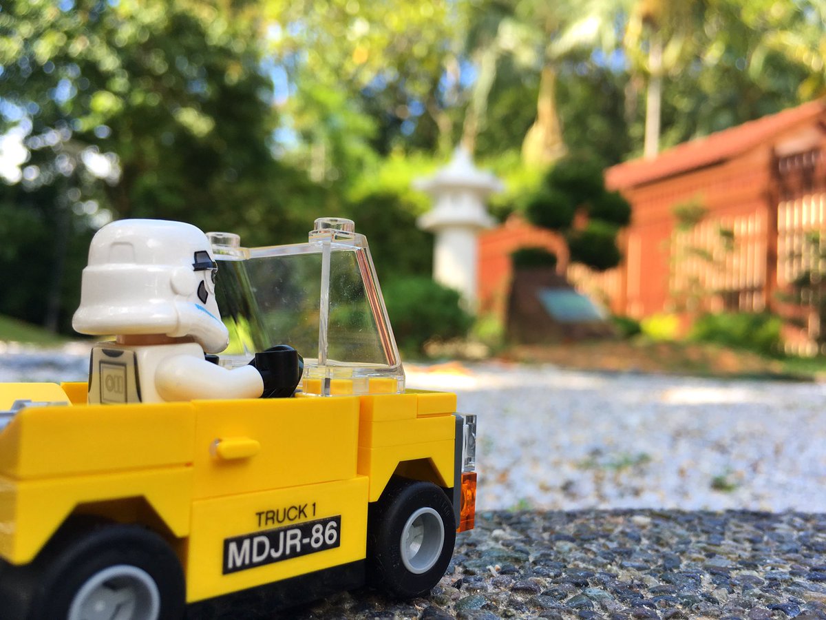 legotivity's tweet photo. Just enjoying the greens  #legotivity #starwars #greens #nature #garden https://t.co/E98lLrk8v7