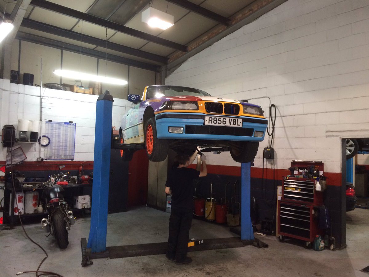 2771Josh's tweet photo. @Scraprally quick fuel filter change and we are back in the game #womblesareback #missyouguys #wearecatchingup https://t.co/AKsHN4FNa7
