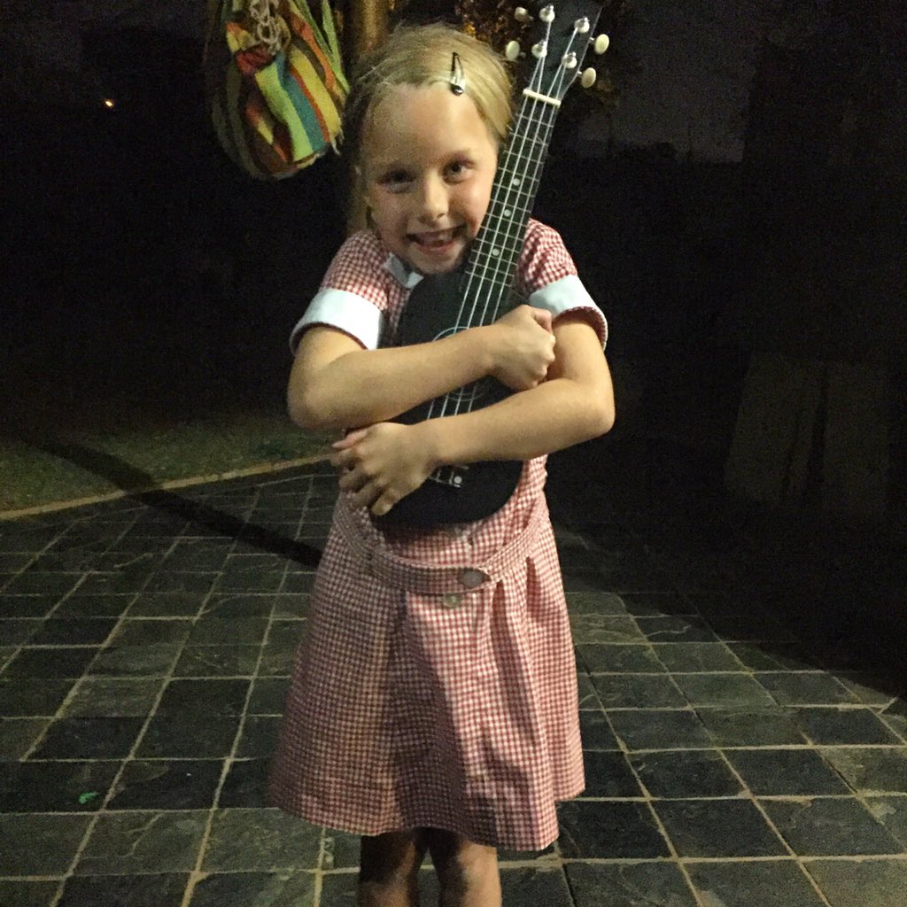 So Holly's Christmas wish came early thanks to the amazing <a href="/Jessicasaxcat/">Jess van der Merwe</a> 
#HereIAm 
❤ ❤ ❤