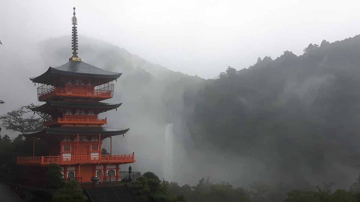 16BitsEra's tweet image. Nos a pasao d to hoy en Japón. Empapaos y tras cerrar-cancelar trenes pa volver a Osaka x suerte 6 horas x Nagoya