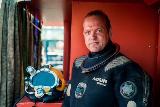 Schlick, schlechte Sicht und ungewöhnliche Funde: Die Arbeit der Elbtaucher welt.de/regionales/ham… via <a href="/welt/">WELT</a>