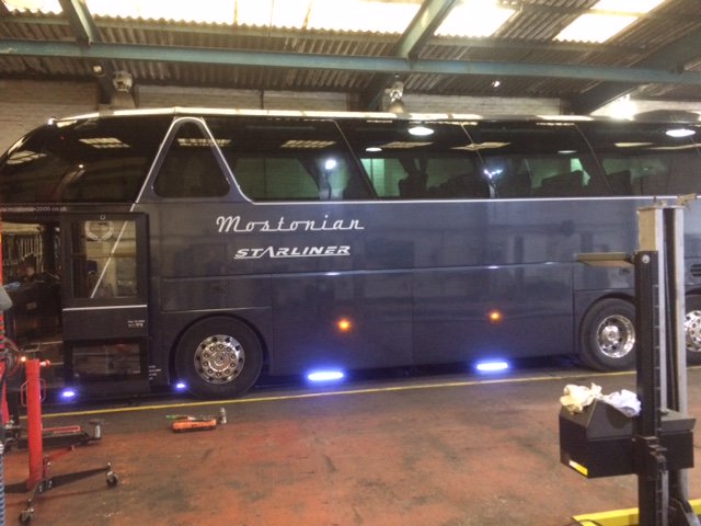 prescottsgarage's tweet photo. They call them Starliners. check out our customers average speed in the coach we look after 4 them #lightspeed https://t.co/4rDJzUnLes