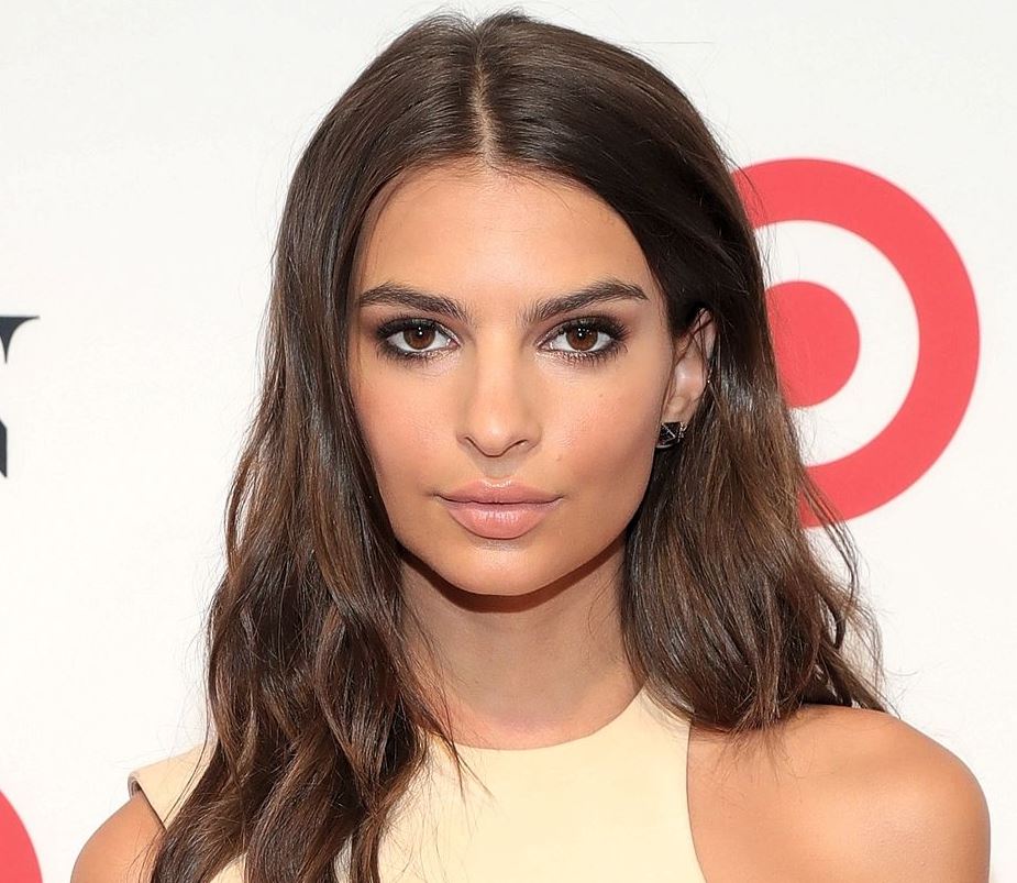 Emily Ratajkowski leaves underwear at home to flash the flesh at New ...