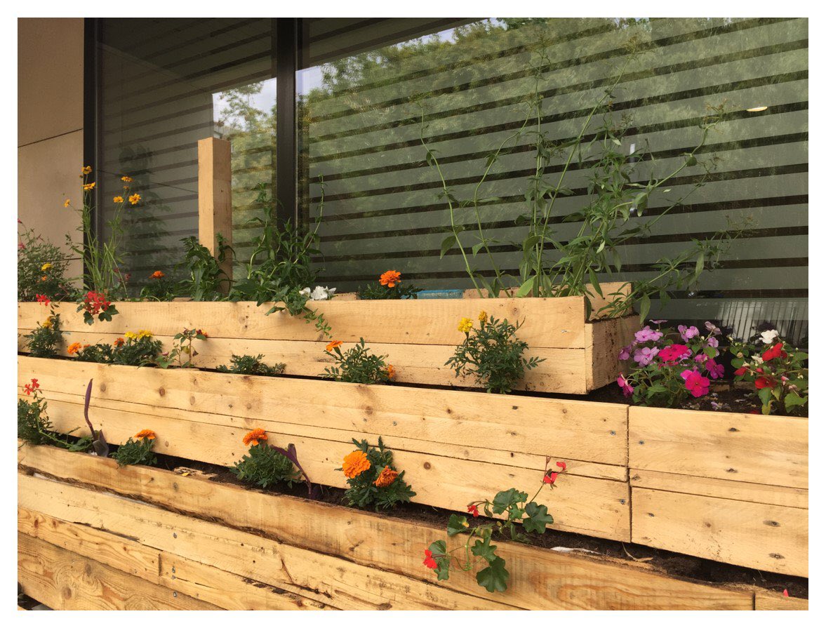 bbilloud's tweet image. #Convergences #Urbanhacking #DIY #urbandesign: se réapproprier espace urbain &amp;gt; #jardinière @KisioDigital #Canalhacké