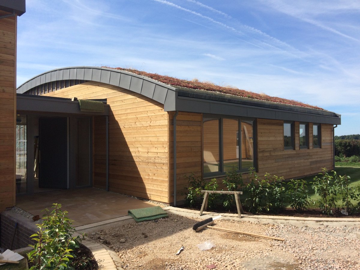 AthenaTelecom's tweet image. Current Project: Absolutely Beautiful houses, looking over the lovely countryside in Birdlip. #Modern #architecture