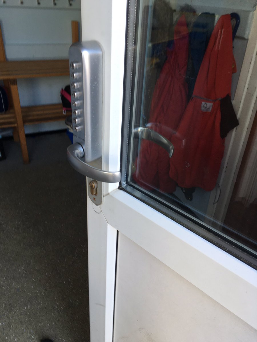 IndyLocks's tweet image. Gained entry into a classroom in St. Michaels School Llanelli this morning - failed digi keypad lock