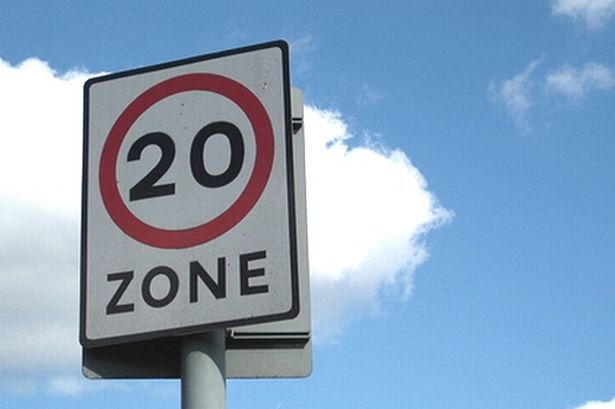 instantCarCheck's tweet image. 40% of drivers admit they sometimes travel at 30mph or more where there is a limit of 20mph buff.ly/2bVdV7U