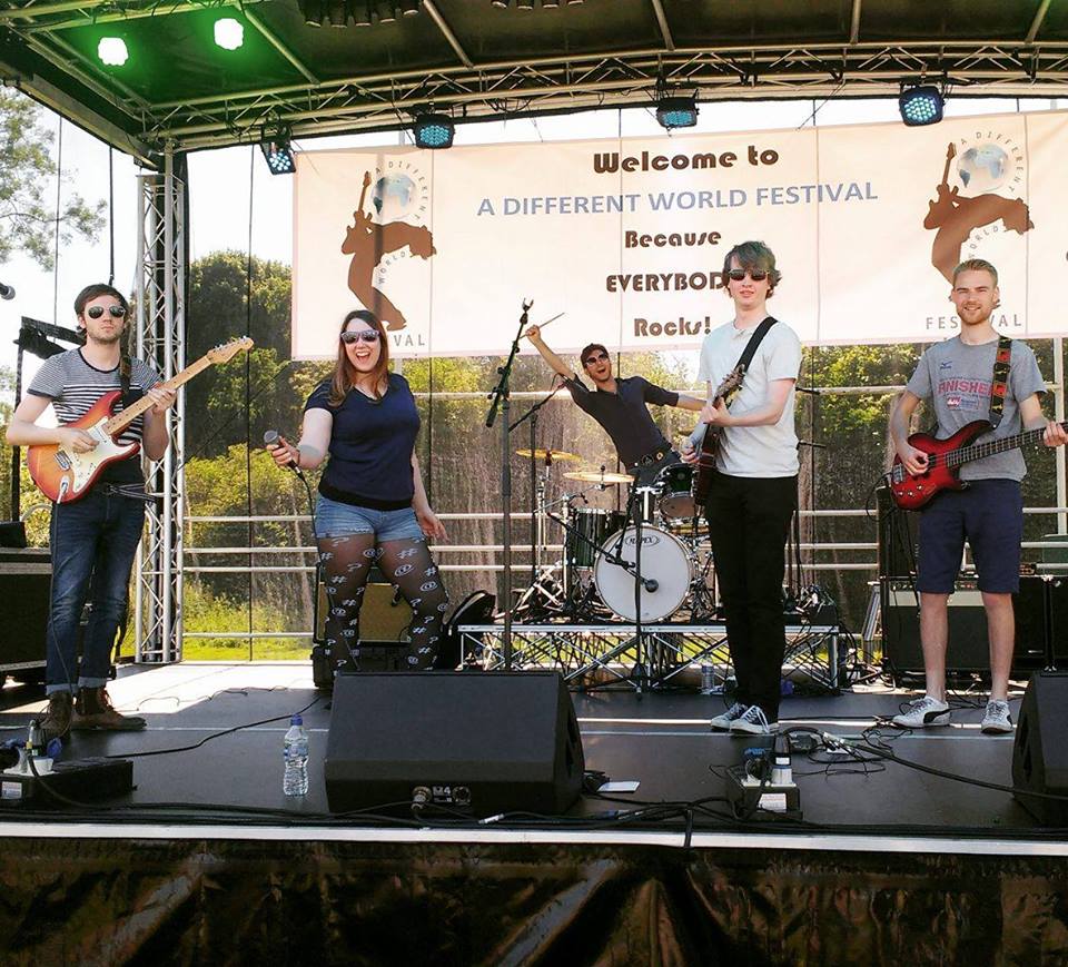 Single Review // Dinosaur Crush (<a href="/DinosaurCrush/">Dinosaur Crush</a>) with 'We Are Dead': ow.ly/JiBy303Ypag