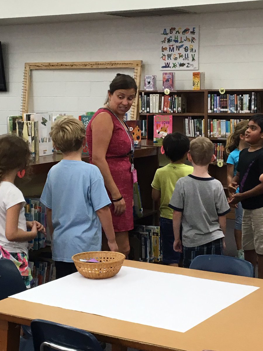 Principal4GT's tweet image. @abgerman greets2nd graders @2ndWithScott for a genre Taba #greatinstruction @BrickellAcademy #ODS