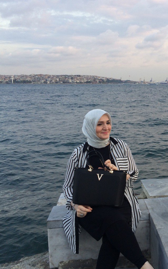 Sen sahilden geçerken sahilde sessizce, gemiler kalkar yüreğimden gizlice...⛵️