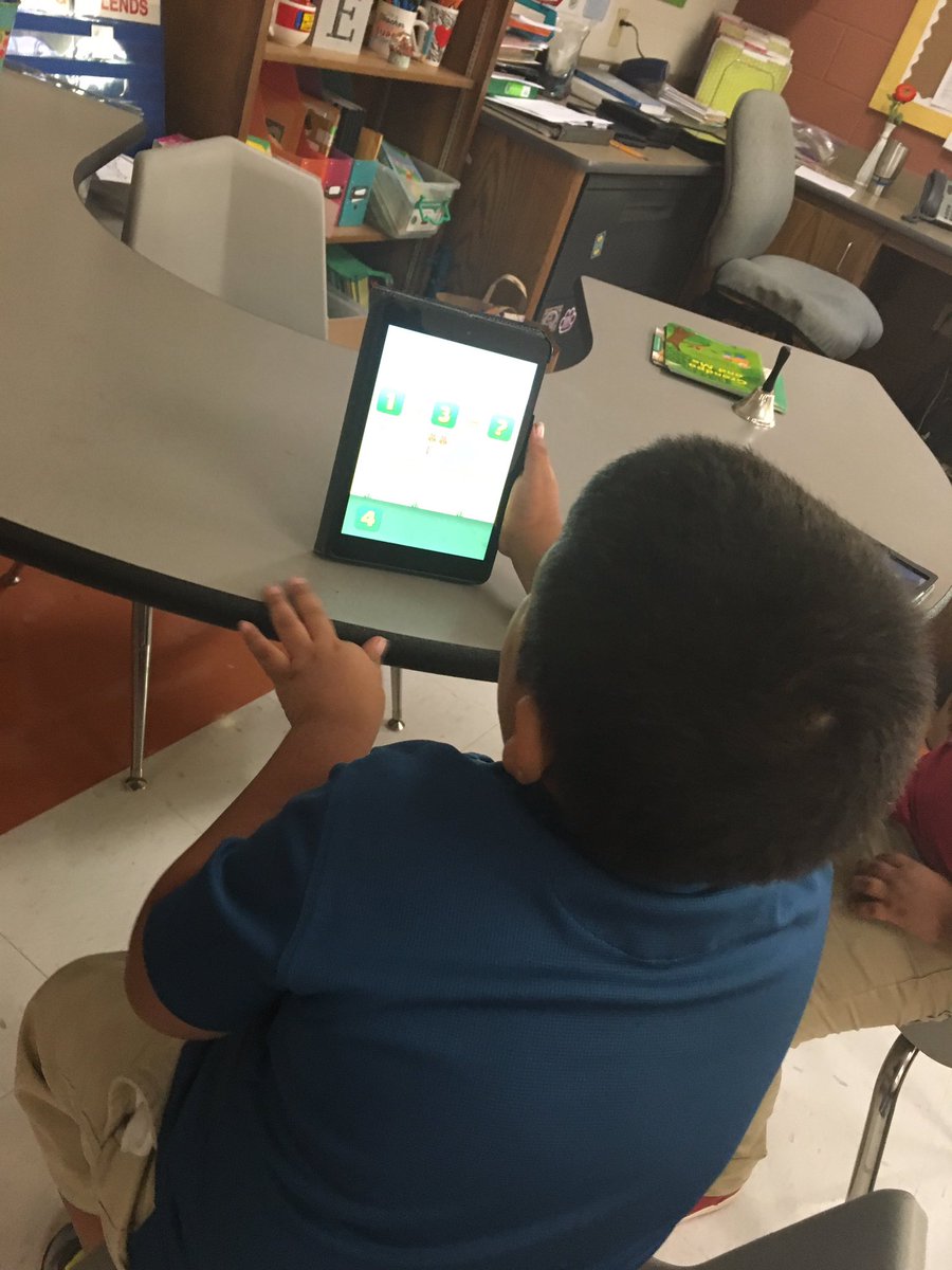 Esteves_SH's tweet image. Small group math #xtramath #ipads #mathwithsomeone #mathtoself