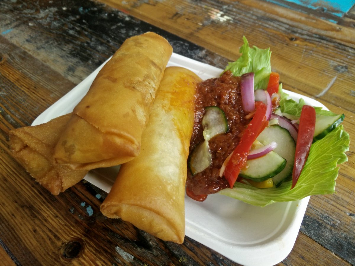NasiLemak_MCR's tweet photo. Spring rolls stuffed with tender beef rendang. Serving Weds to Sundays @StreetFoodLeeds @OracleLeeds. #MalaysianFood https://t.co/utUCv3RzSv