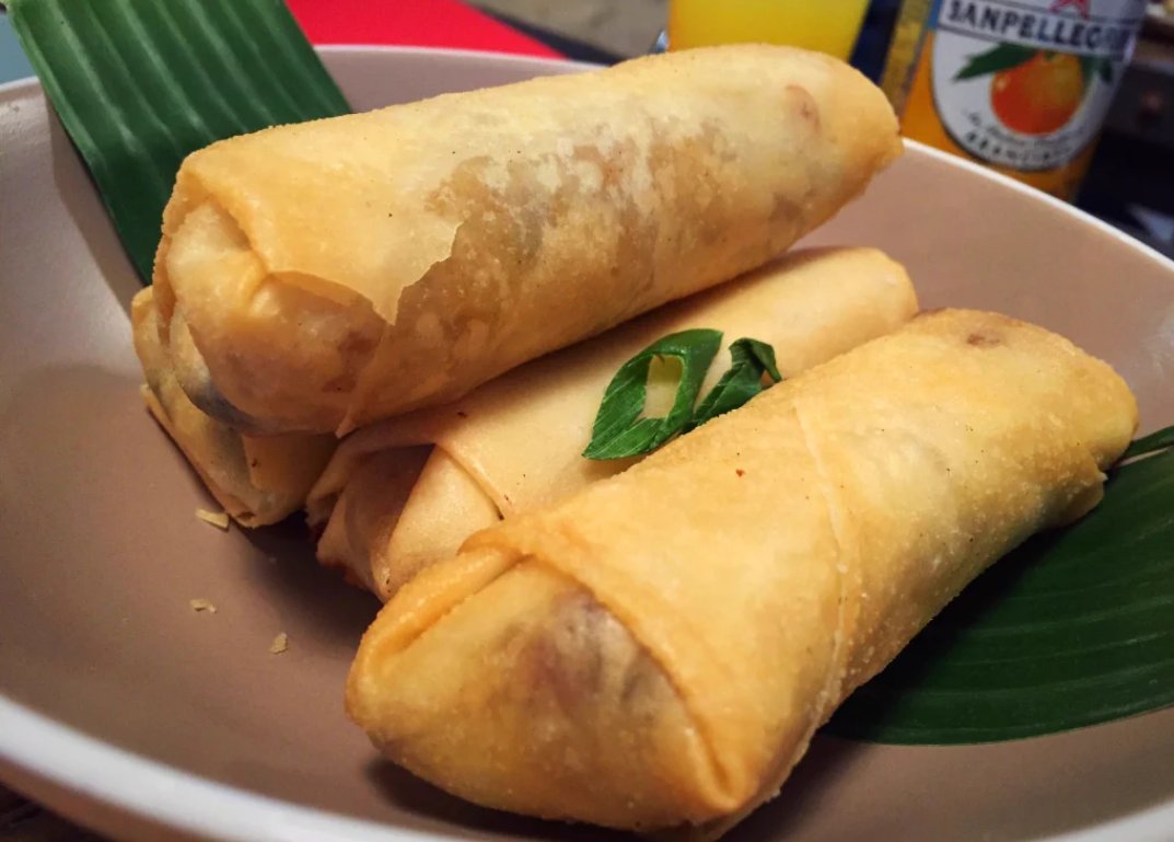 NasiLemak_MCR's tweet photo. Spring rolls stuffed with tender beef rendang. Serving Weds to Sundays @StreetFoodLeeds @OracleLeeds. #MalaysianFood https://t.co/utUCv3RzSv