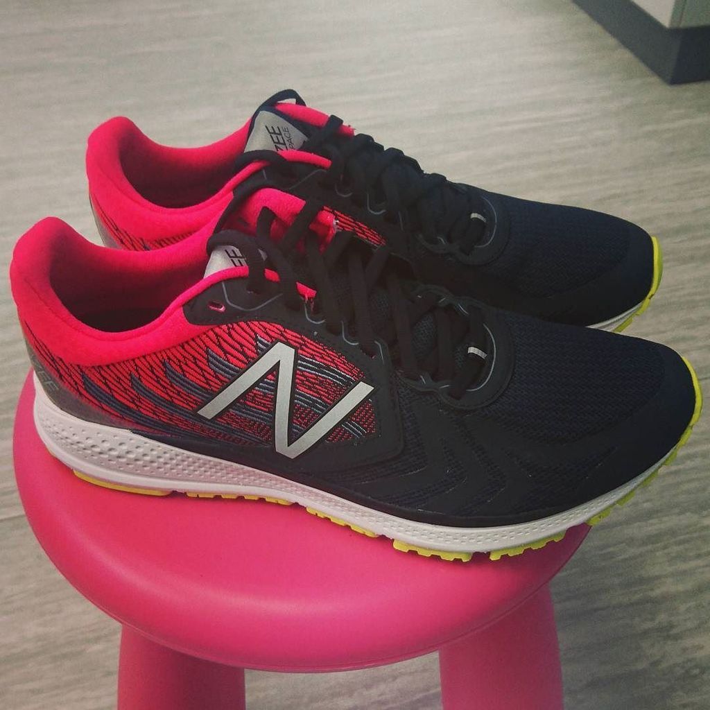 WernerFranzen1's tweet photo. Uudet #NewBalance #VazeePace töihin kannettuna 88 euroa. #juoksu #marathontraining #halval… https://t.co/5OtNAoFUzh https://t.co/8pmbA3EyjA