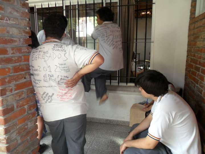 nachooblanco's tweet photo. Hablemos de porque las autoridades del secundario me querían muy poco... #Recuerdos #promocion2012 #Parroquial https://t.co/H0AlSrJXAo