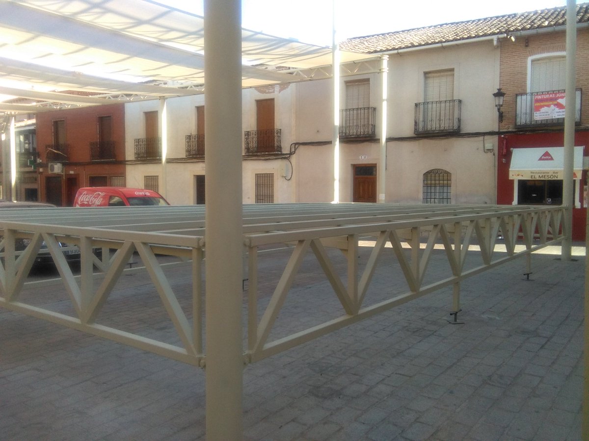 FernandezPeno's tweet photo. Construcción de #escenario con cubierta curvada y estructra atornllada. #estructurametalica #estructuraatornillada https://t.co/cGfjZwVWZd
