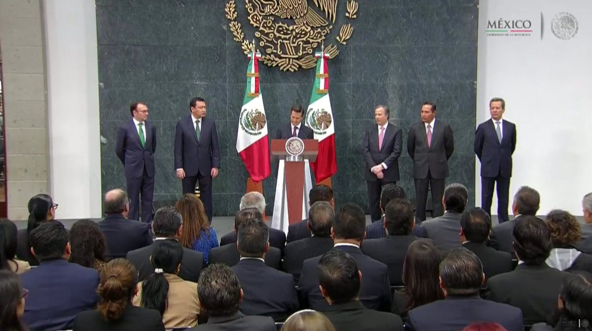 El Presidente <a href="/EPN/">Enrique Peña Nieto</a> anuncia al Lic. Luis Enrique Miranda Nava como nuevo titular de la <a href="/SEDESOL_mx/">Sedesol México</a>.