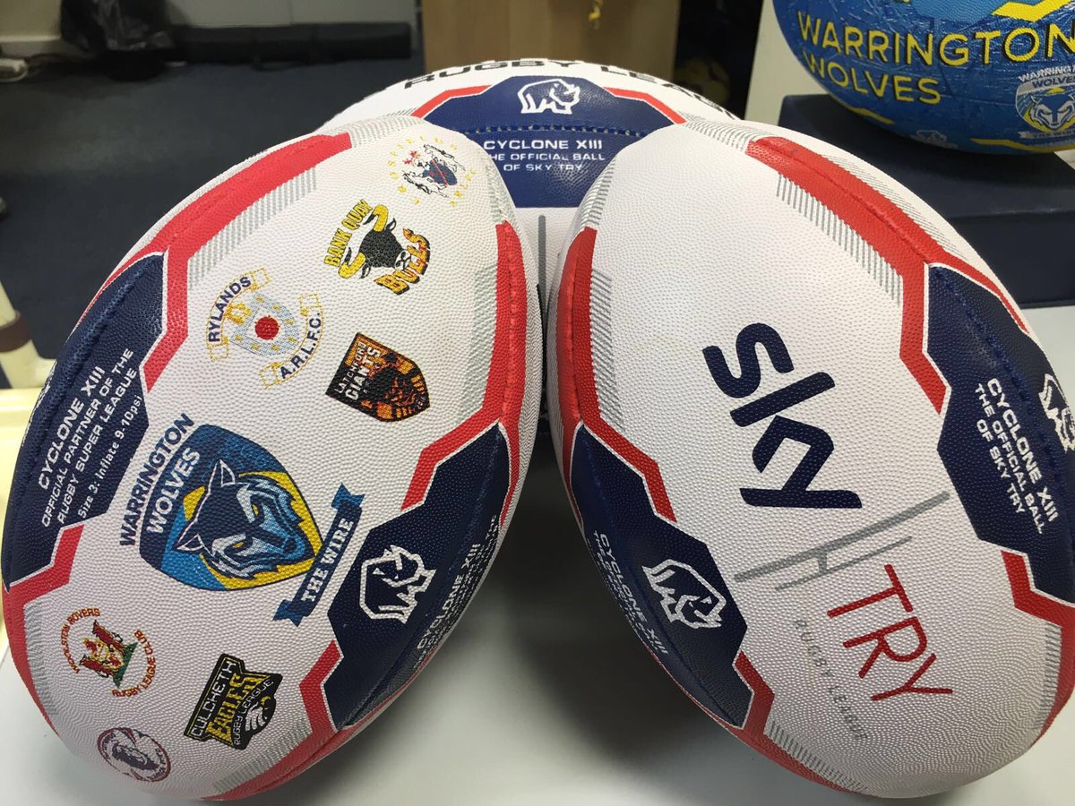 . <a href="/ratch06/">Stefan Ratchford</a> and <a href="/Chrishilly1987/">Chris Hill</a> trying out the new #onecommunity @Rhino_RL balls for the <a href="/SkyTryRL/">Sky Try</a> schools delivery