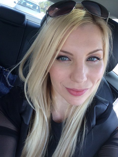 Good Morning Lovers❣?? https://t.co/MHfAjacfHC