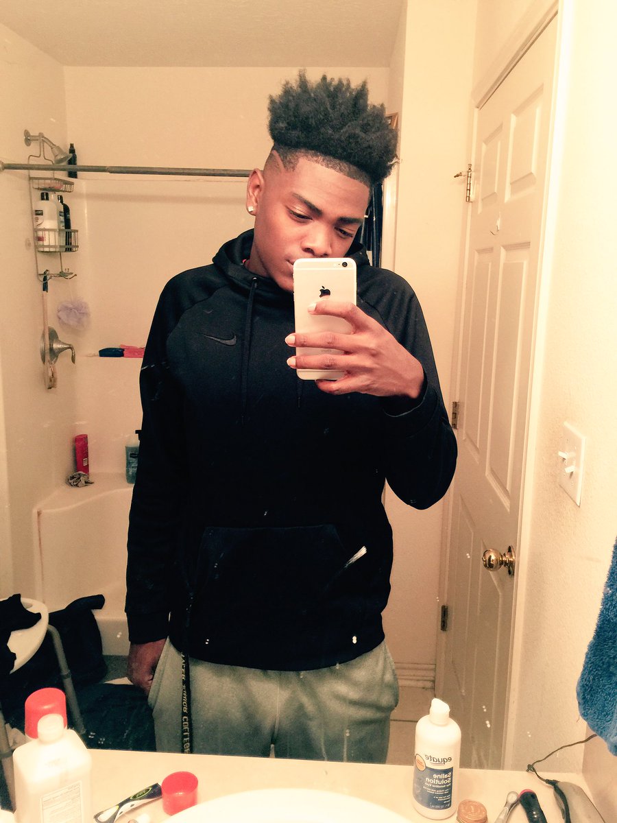 JcobyDee tweet picture