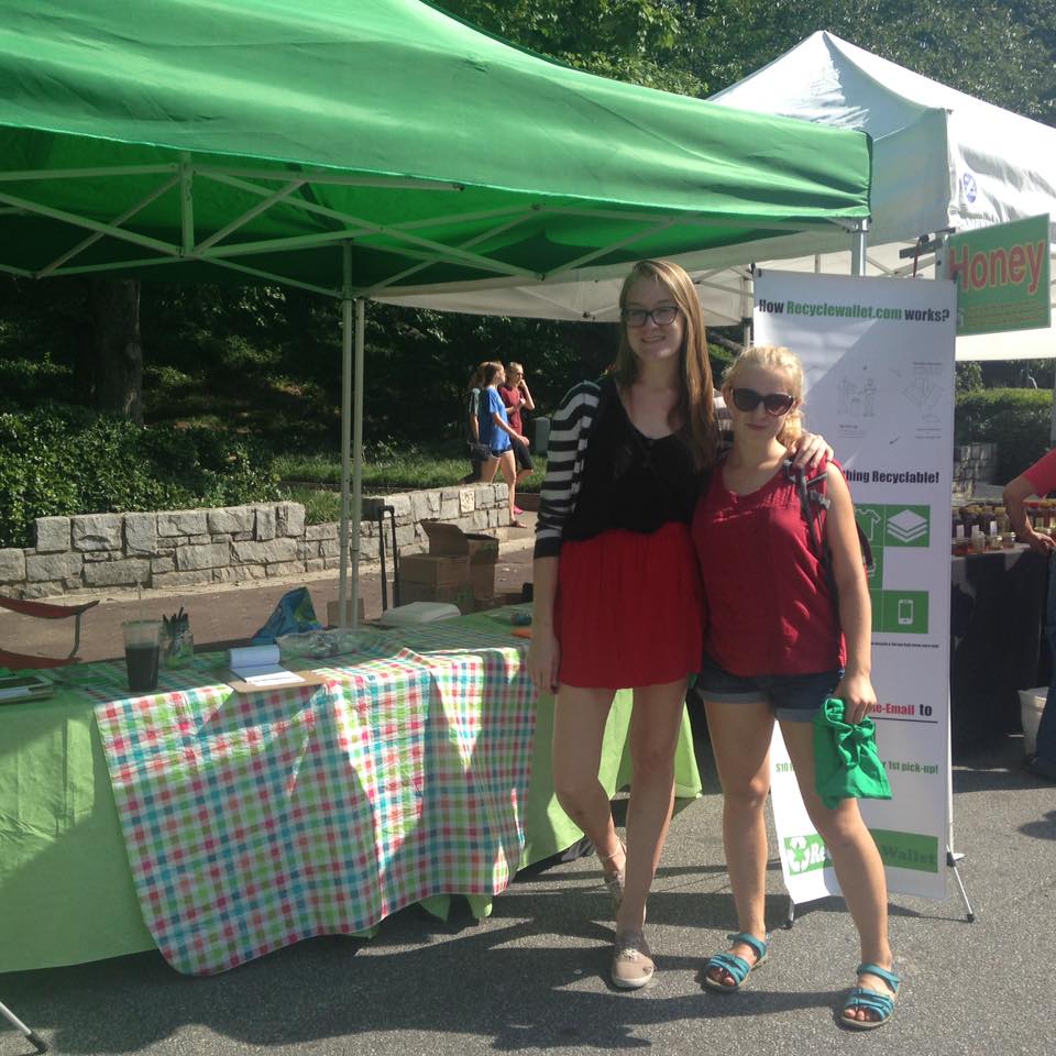 RecycleWallet's tweet image. GA Tech students checking us out! 
TEXT CASHIT to 313131 to SIGN UP and to start earning rewards! &amp;lt;3