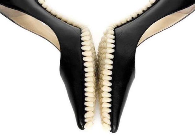 LabDentalEBaute's tweet photo. La nueva tendencia! Zapatos con dientes para que sonrías de los pies a la cabeza #Tendencia #Dientes #Moda https://t.co/fPtdiXOQcR