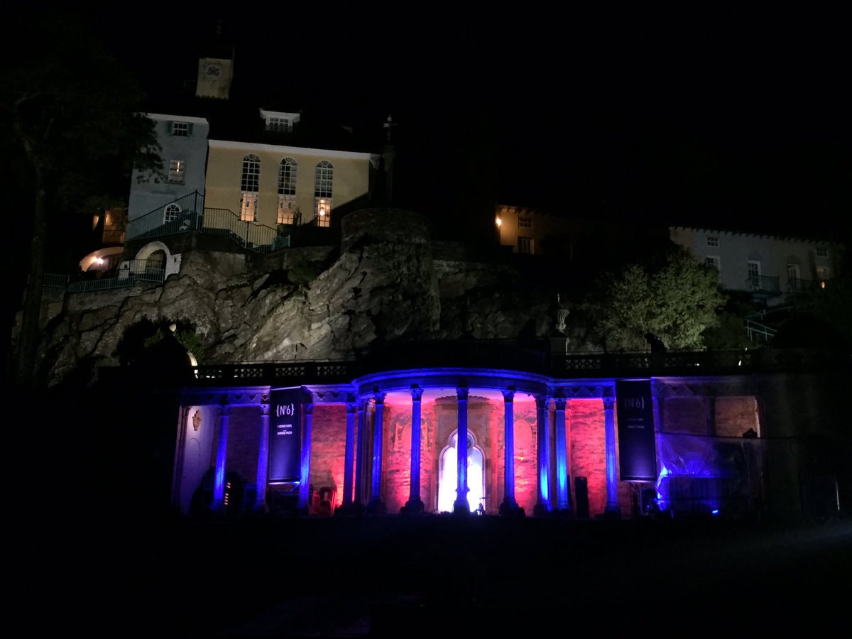 bibih74's tweet photo. Fantastic, flamboyant @Portmeirion @festivalnumber6 ❤️ https://t.co/UtFvUTz6zQ