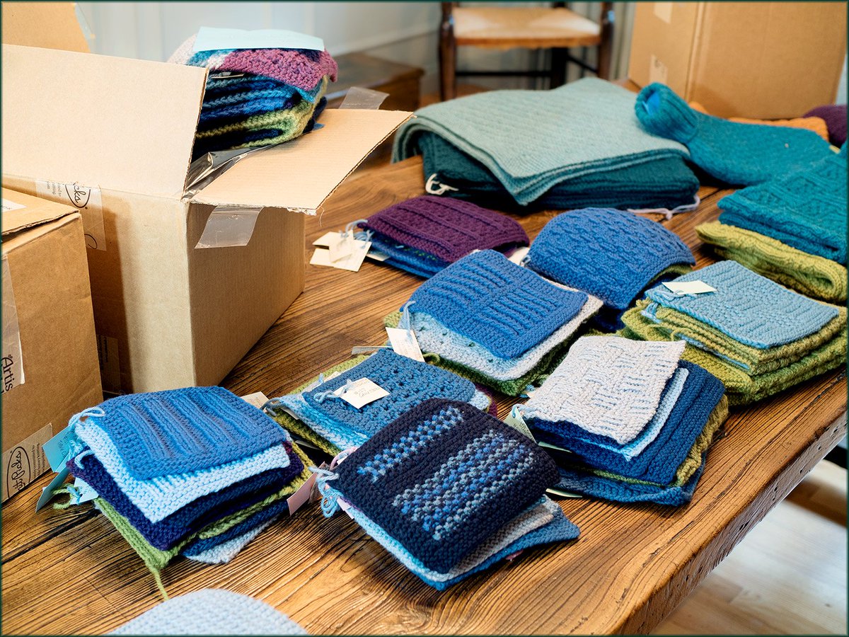 Wyndlestraw's tweet photo. Update on our new e-book: Reversible Knitting Stitches. See blogpost: https://t.co/7scP8gLiZ2 #reversibleknitting https://t.co/2QlmYPUXHu