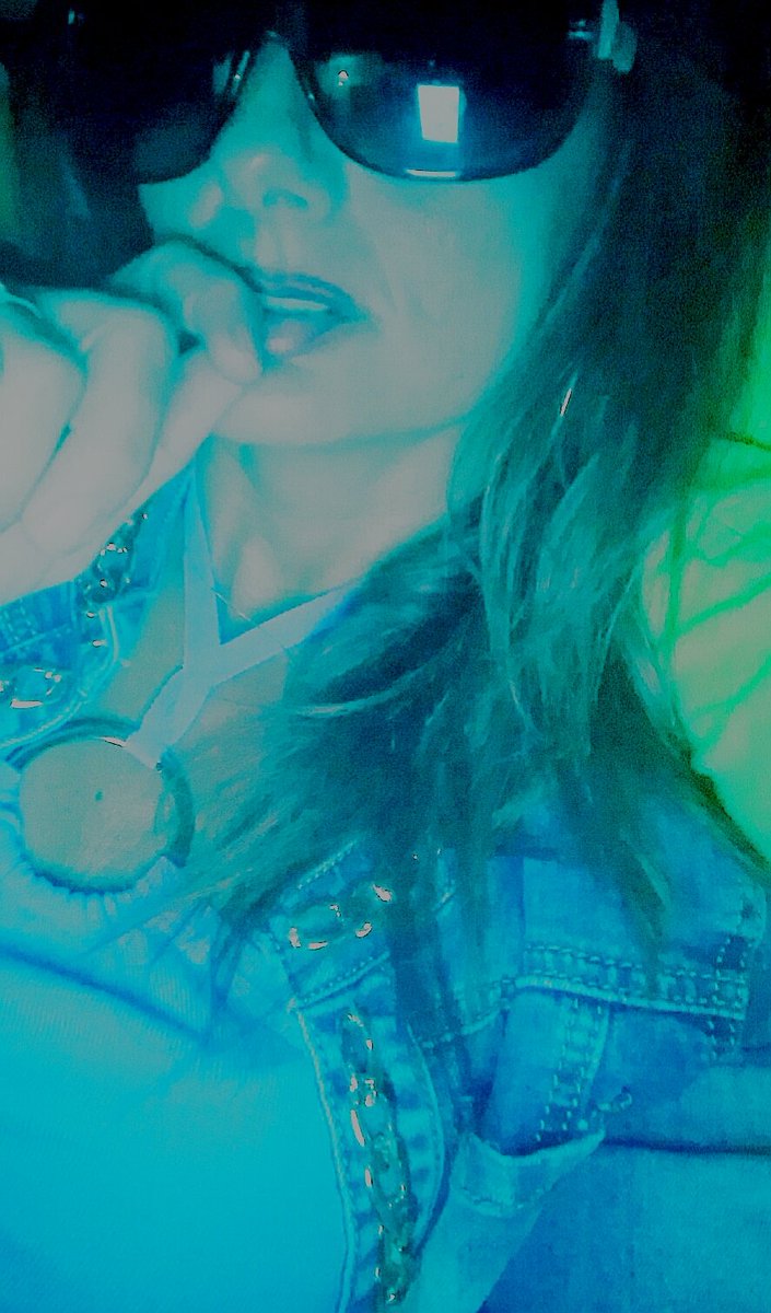 simona91129592's tweet image. #semiserious #picoftheday