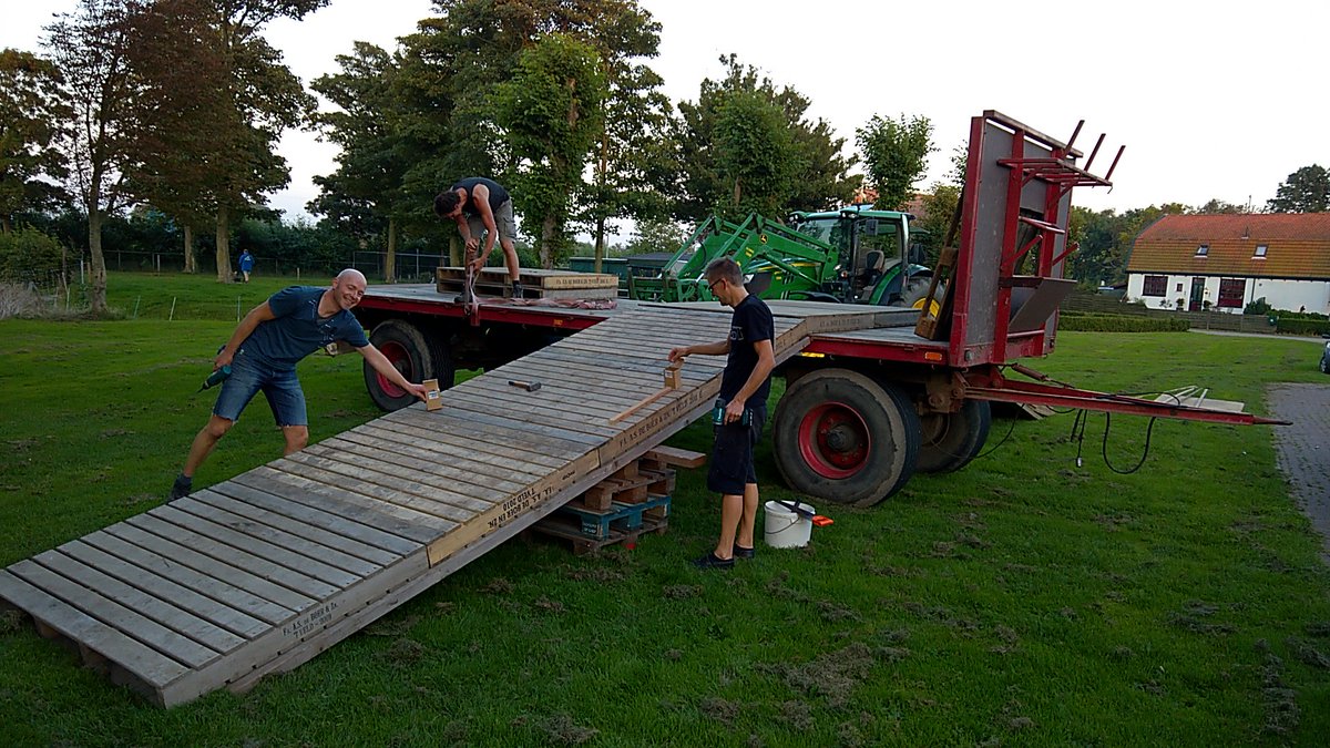 Obstakels bouwen voor zondag, de 19e ATB Zijdewind. Online inschrijven nog tot vrijdagavond atbzijdewind.nl