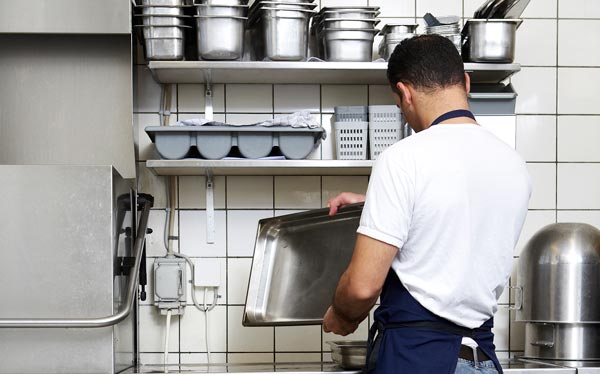 SyscoCanada's tweet image. We offer many chemicals with a metered dispenser system to put an end to the glug-glug that can be costly!