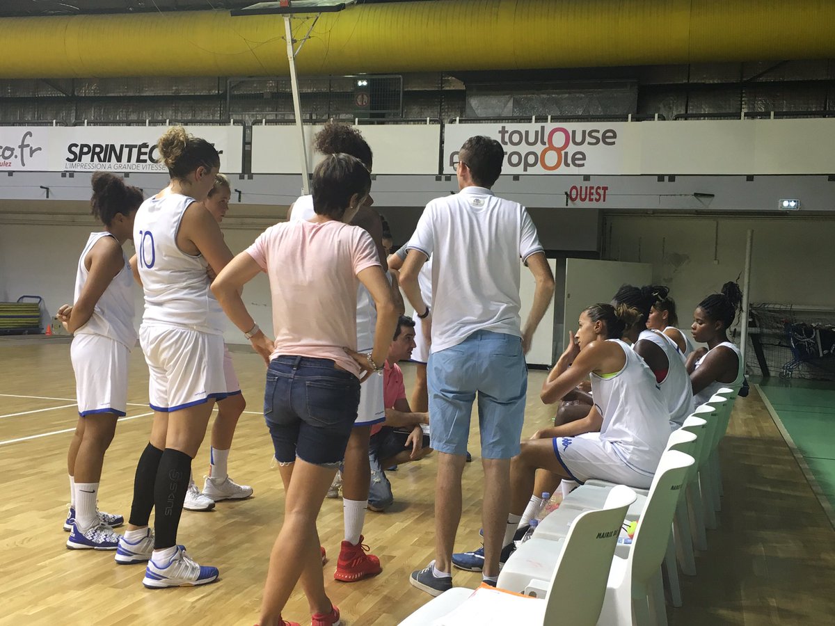 ShootyTMB's tweet image. Indiscrétion sur le temps mort de @BasketLandes ! Ça va @capsule19 ? Tu ne t'ennuies pas trop ?