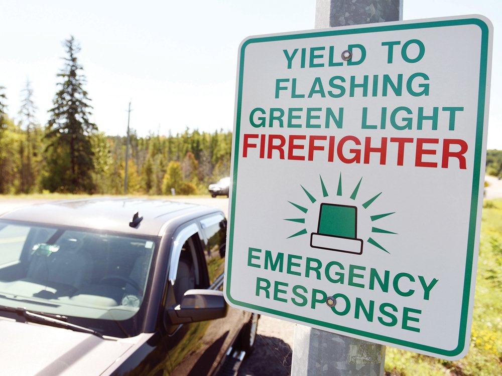 Lesson in flashing green lights
Volunteer firefighters hope education will make jobs easier
bit.ly/2ckNFF0