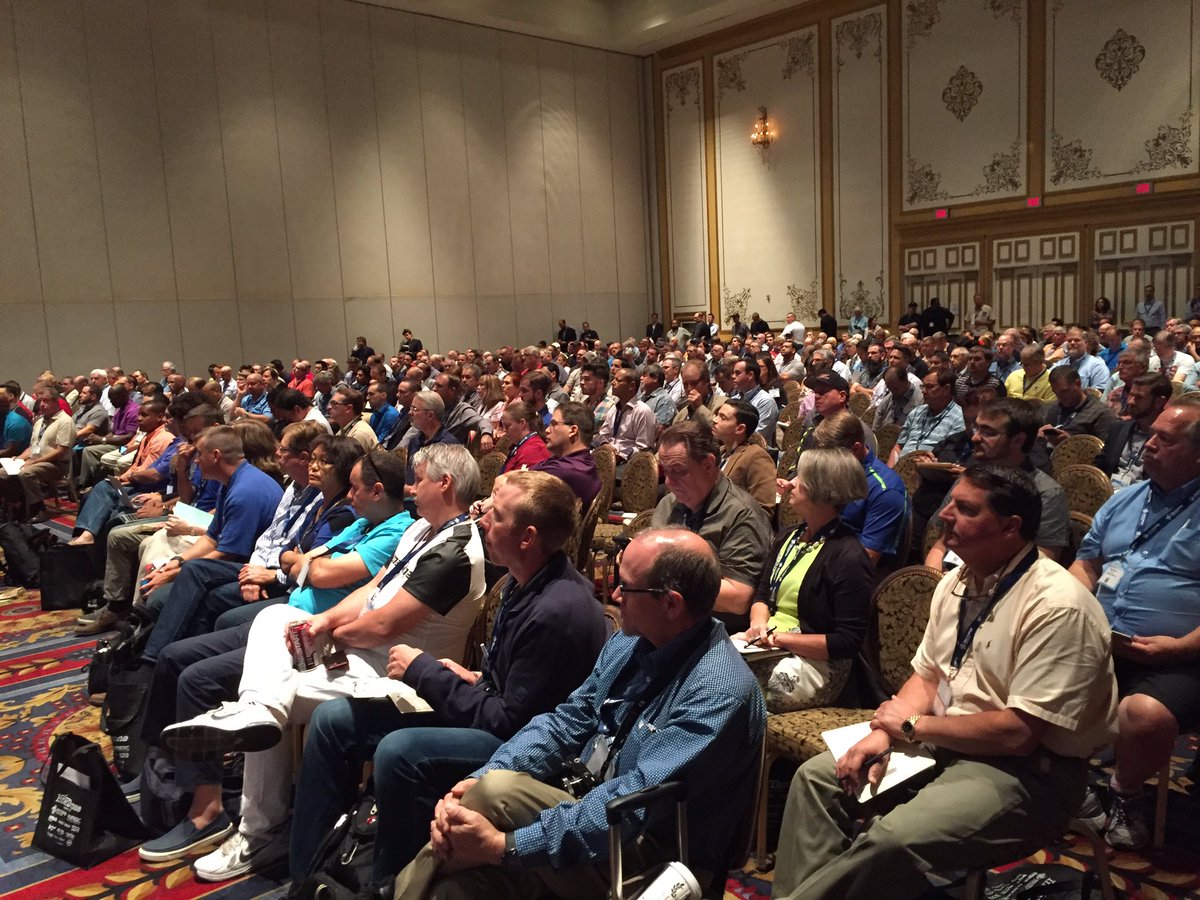 InterDroneExpo's tweet photo. The first day of #InterDrone classes have kicked off, and their packed! #IDAlbum https://t.co/TGVmhtRNLn