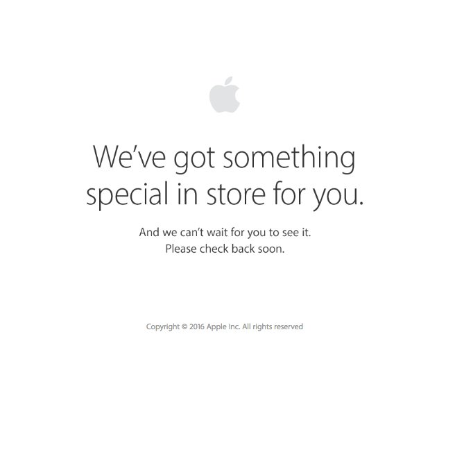LDZulo's tweet image. Can't buy a Macbook Pro on the apple website.... What does this mean!? #AppleEvent