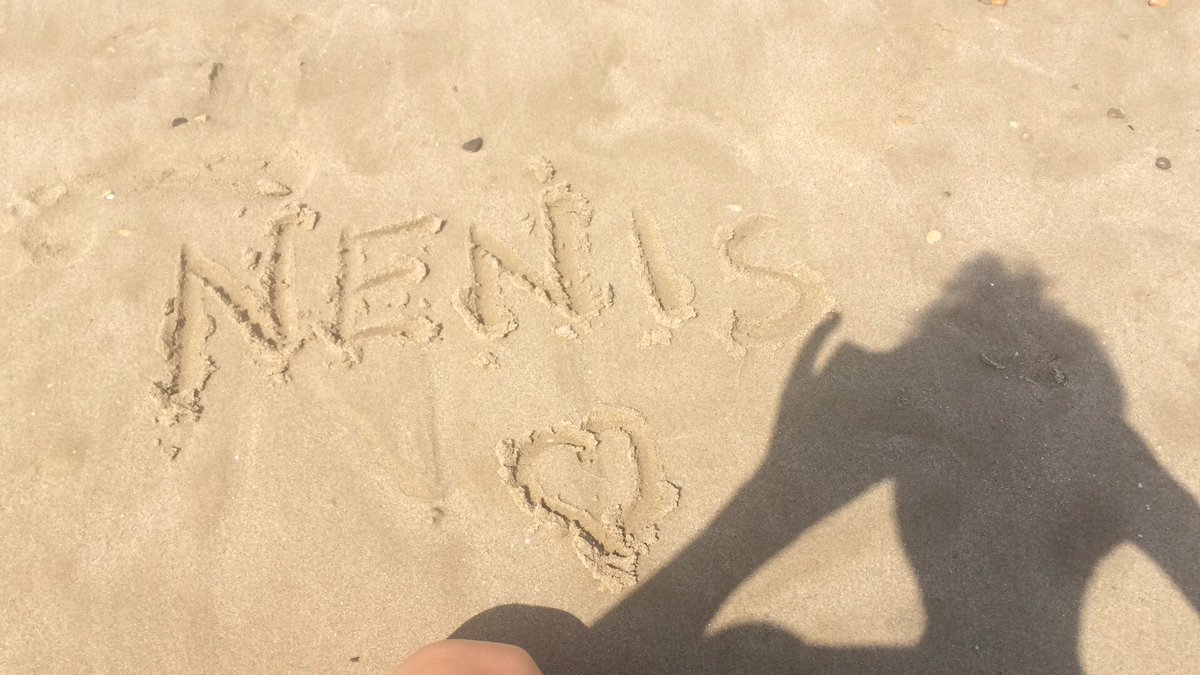 barbedomin's tweet photo. Siempre conmigo! Os echo tanto de menos 😘😘 #ganasdeveros #semanasanta #fotitos https://t.co/Ke8LDNFIQJ