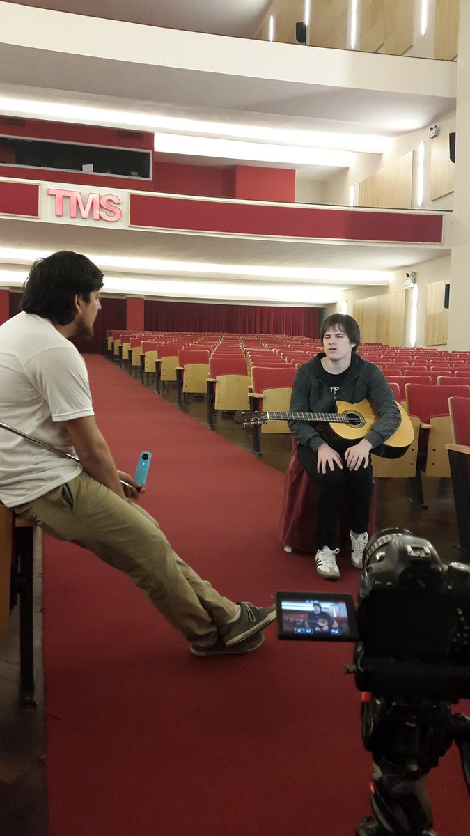 Vero_Tolaba's tweet photo. .@NahuelPennisi grabando con el equipo de @PeriodicoMovil en el Teatro Mercedes Sosa #Tucuman https://t.co/IIkiOImVbK
