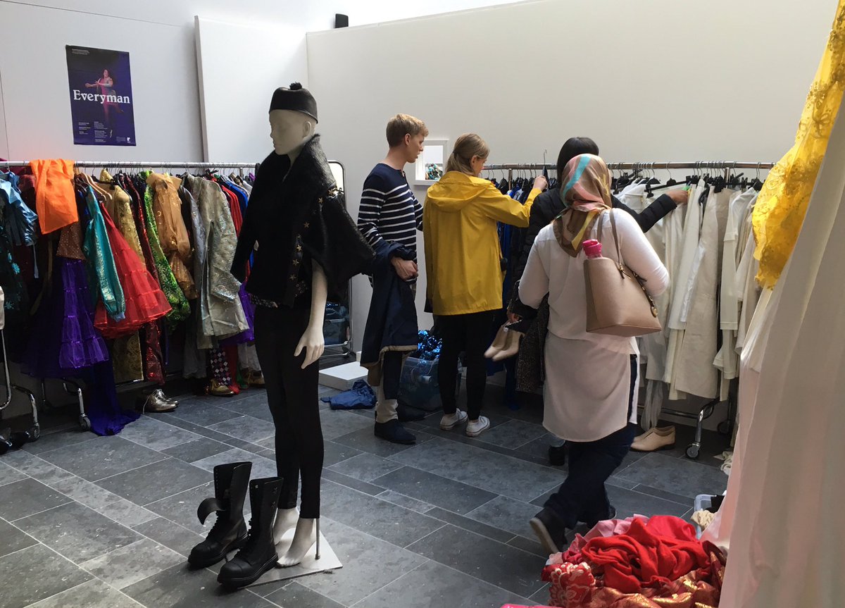 jacoliendejong's tweet photo. #Everyman zoekt de klant vd #toekomst. Gaan we kopen of delen? Willen we hebben of zijn? @publicworks2016 ziet jou! https://t.co/eLS8Z3Fgh4
