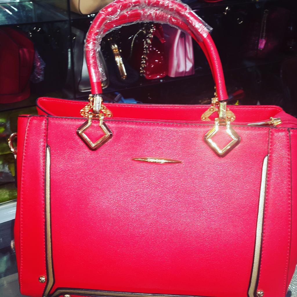 KhanShuchi's tweet photo. Hand bag https://t.co/PkYRwau8wj