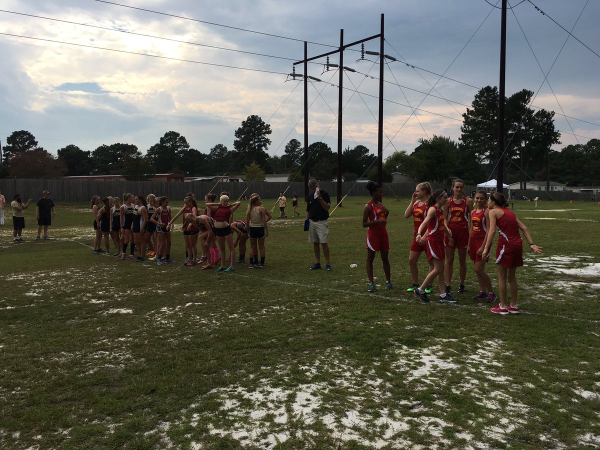 LHS Runners tweet media
