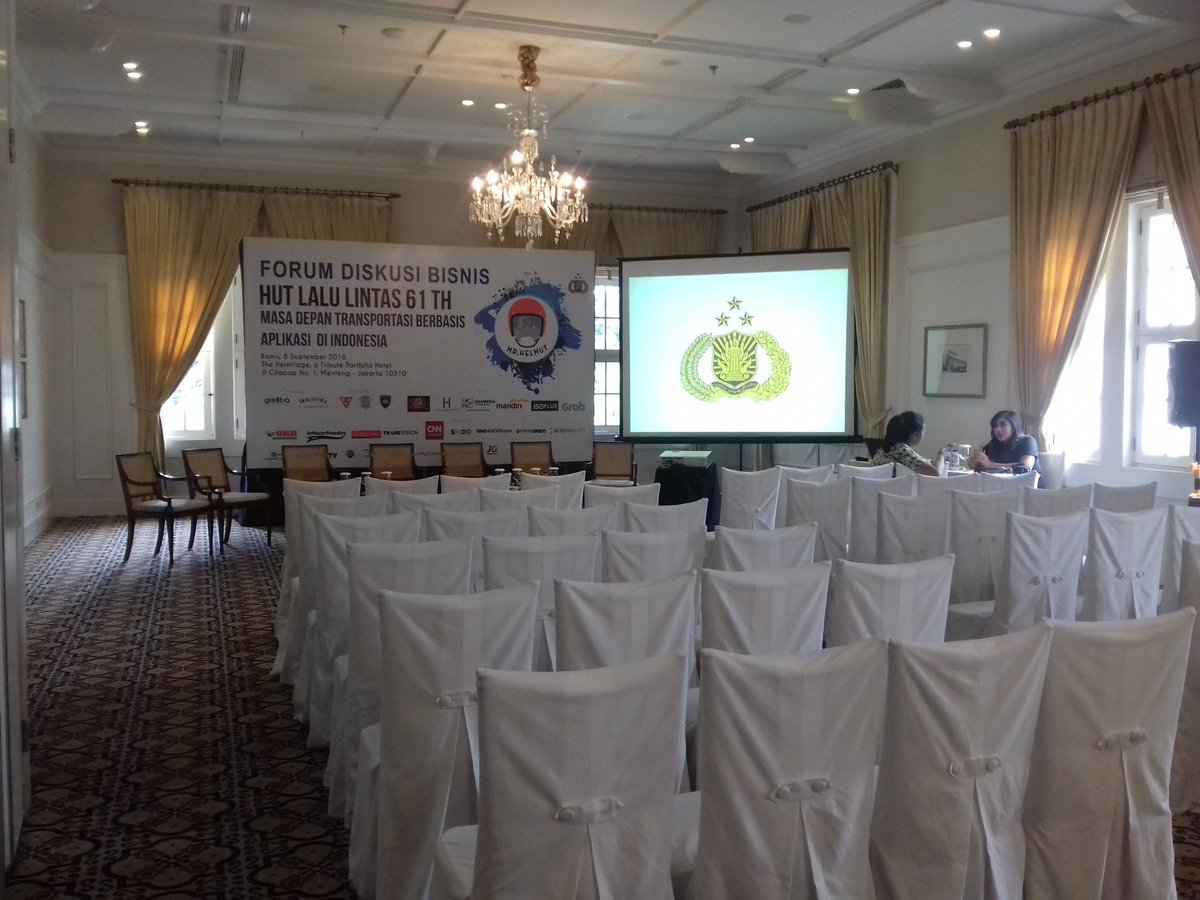 mrhelmut_'s tweet photo. Persiapan sebelum acara Forum Diskusi Bisnis dimulai #MrHelmut #HUTLANTAS61 https://t.co/0bMEnpdQu9