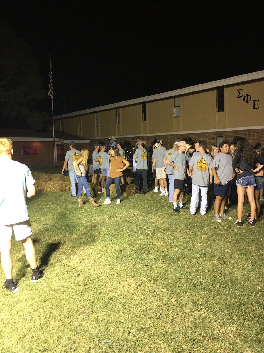 SigEpShindig's tweet photo. Just about half way done here at Shindig! https://t.co/l6WXPCQzS0