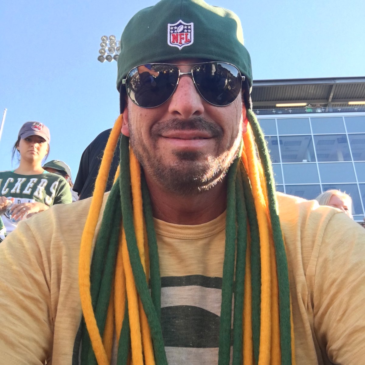 CHEDLOCKS's tweet photo. I predict @Lil_Eazy_Ana_42 Eddie Lacy will break loose fo 118 yds n 2 TDs Sunday.Still Rockin the Locks. #chedlocks https://t.co/IIJRDbbFa4