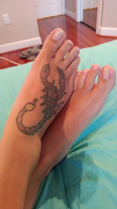 Been a long time since I went this natural https://t.co/I7VJ6PcLWK<a href="/tag/thongthursday"class="tags"><span>#thongthursday</span></a><a href="/tag/femdom"class="tags"><span>#femdom</span></a><a href="/tag/assworship"class="tags"><span>#assworship</span></a><a href="/tag/bootworsh"class="tags"><span>#bootworsh</span></a>