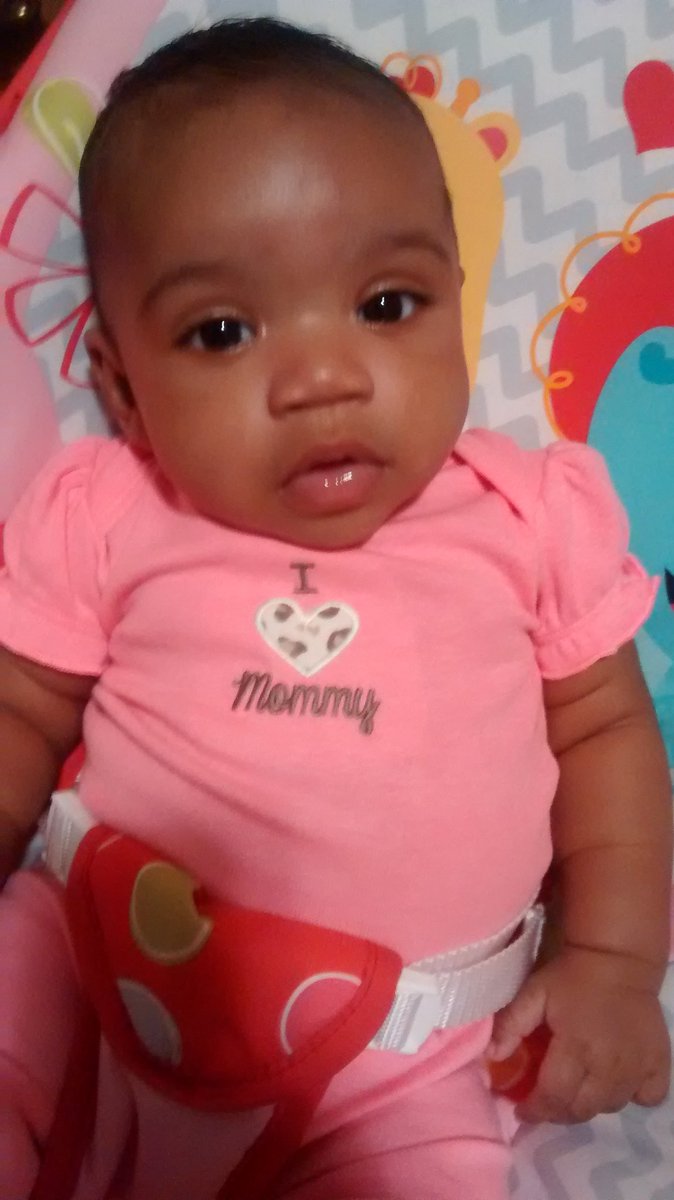 tedaaawg_'s tweet photo. Cause I think my daughter is 🔥 she's so cute 👣😍💕 https://t.co/V7YF6N8BTF