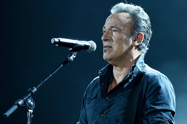 MentalHealthAm's tweet image. Bruce @Springsteen opens up about #depression: “You don’t know the illness’ parameters” buff.ly/2c7lPsf