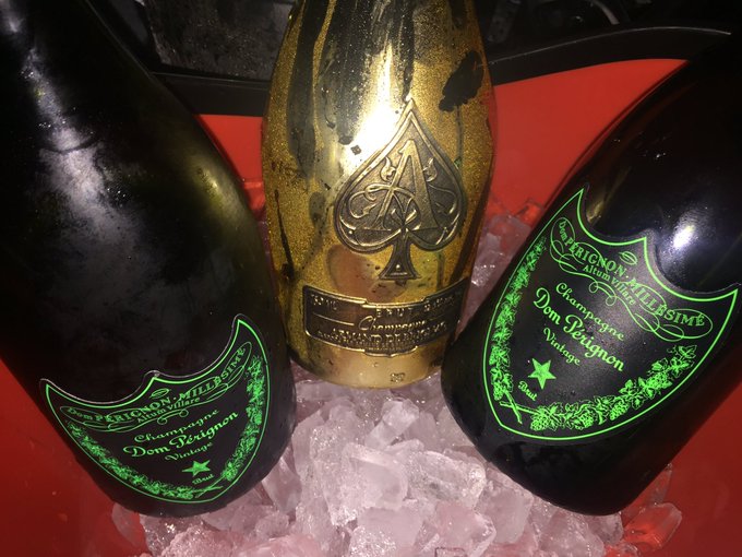 #LaborDayWeekend #clubsavannahjane https://t.co/El3KLvTdeK<a href="/tag/labordayweekend"class="tags">#LaborDayWeekend</a><a href="/tag/clubsavannahjane"class="tags">#clubsavannahjane</a>