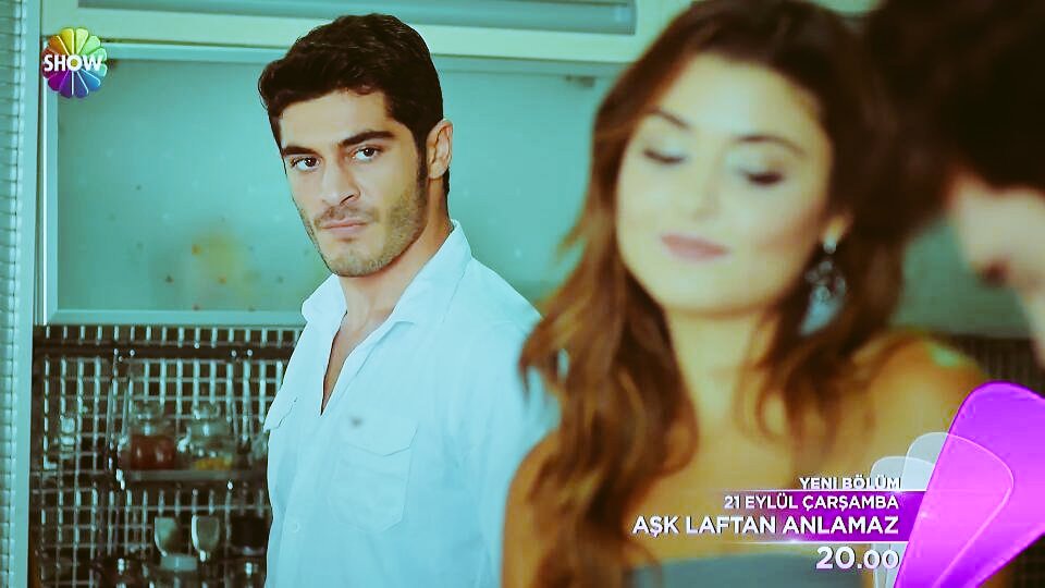 sule_emir's tweet photo. Ayy şen kışkandınmı kıyamam @_denizburak 
Ohh kıyarım @HandeErcel sen nasıl kıydın @AskLaftanAnlamz   #AdıSevdaOlsun https://t.co/VJBdINlO3X