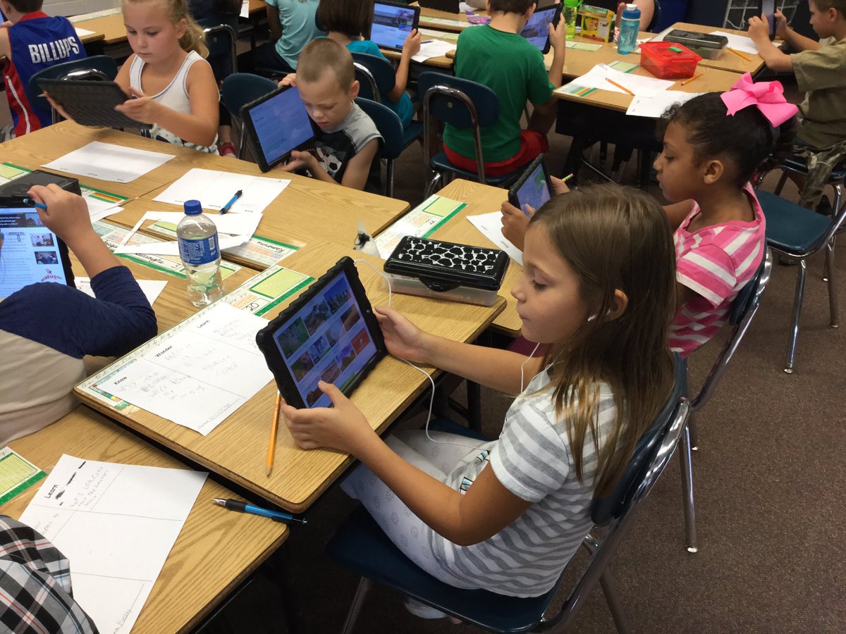 kimwildeboer1's tweet photo. It's teach the teacher day! What do you wonder? Learn it and teach the rest of us @Wonderopolis #apstech https://t.co/KEcPpT7kSa
